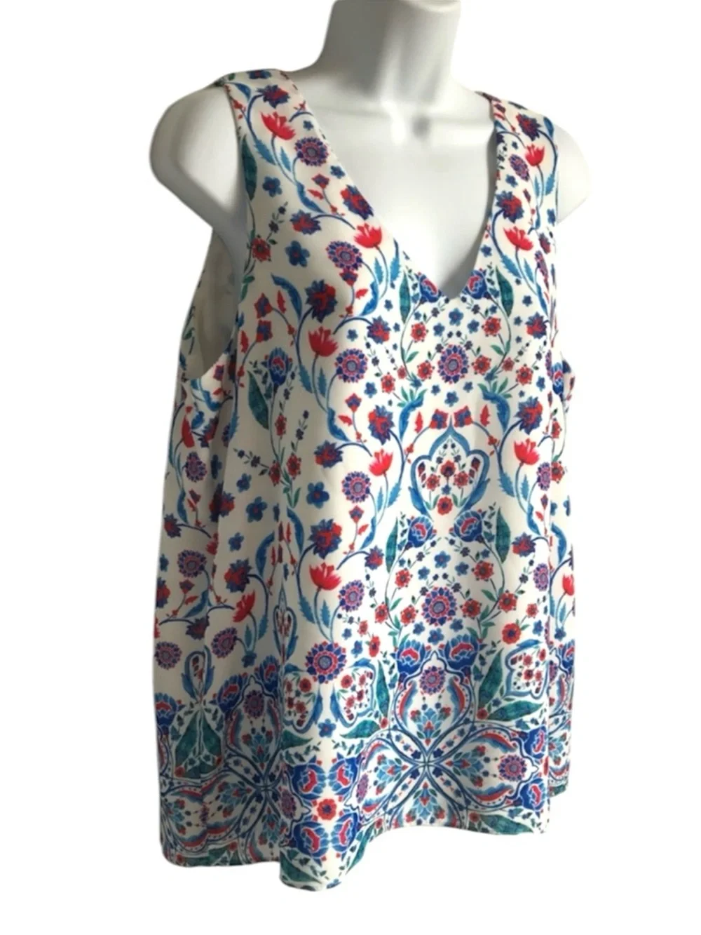 🔴 4/$15 Adrienne Vittadini Women’s L White Red Blue Floral V-Neck Tank Top EUC - Picture 6 of 14